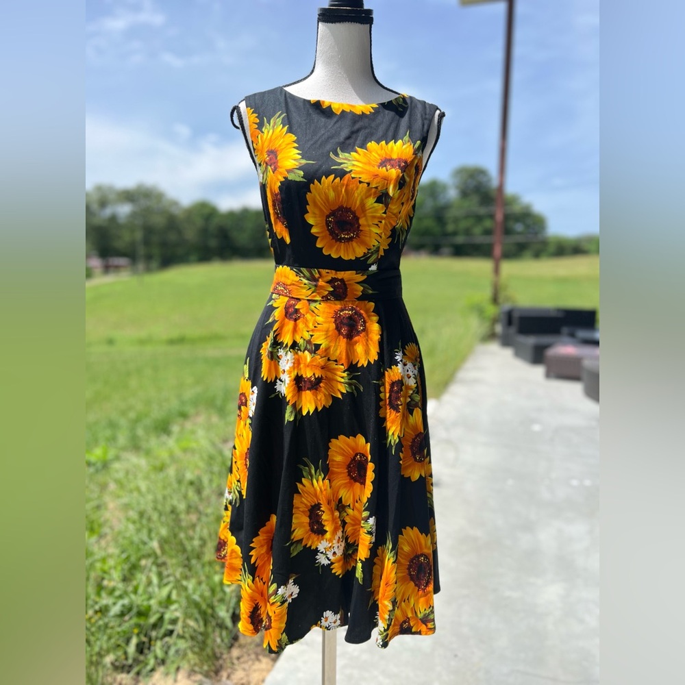 HANPCEIRS ~ 1950s SWING STYLE "SUNFLOWER" BOATNECK SLEEVELESS DRESS ~ Small